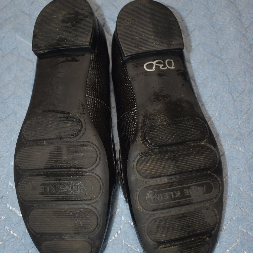 shoes - Picture 2 of 4